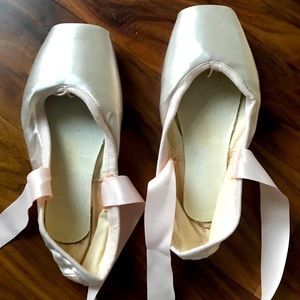 Rubin Russian Pointe Shoes